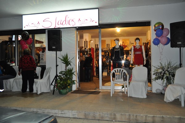 S ladies boutique Opening